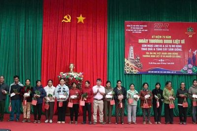 Tặng giống sâm Ngọc Linh 5,7 tỷ đồng tạo sinh kế cho gia đình chính sách