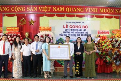 Hai xã biên giới ở Đắk Lắk công bố quyết định lãnh đạo trường liên cấp