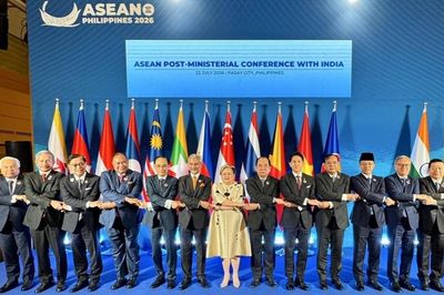 Chủ động cầm lái đưa 'con tàu' ASEAN vượt sóng