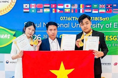 Lá cờ Việt Nam tung bay tại WICO 2026: Hành trình chinh phục đấu trường khoa học thế giới của hai học sinh vùng cao Lai Châu