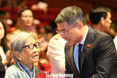 Thủ tướng, Chủ tịch Ủy ban Trung ương Mặt trận Tổ quốc tri ân người có công với cách mạng