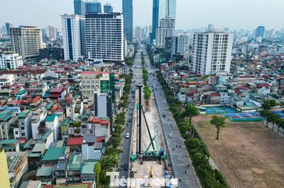 Toàn cảnh công trường ga ngầm S1 trên đường Văn Cao sau khi rào chắn gần 500m đường