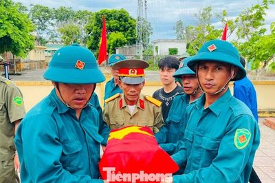 Xúc động ngày trở về đất mẹ của người chiến sĩ sau hơn sáu thập kỷ xa quê