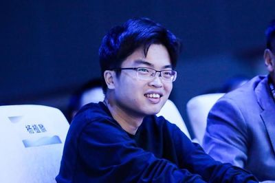 Elon Musk 'khiêu chiến' cựu sinh viên Thanh Hoa