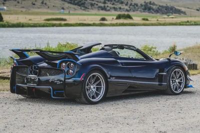 Ngắm chiếc siêu xe Pagani Huayra Roadster đầu tiên trên thế giới dùng hộp số sàn