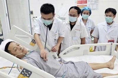 'Chạy đua' từng giờ cứu sống hai bệnh nhân mắc sốt rét ác tính nguy kịch