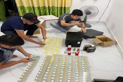 Triệt phá ổ nhóm sản xuất, mua bán con dấu, giấy tờ giả trên không gian mạng