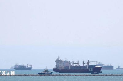 Tàu chở LNG đầu tiên vượt eo biển Bab el-Mandeb bất chấp đe dọa từ Houthi