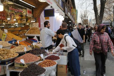 Xung đột với Mỹ đẩy giá thực phẩm tại Iran tăng vọt