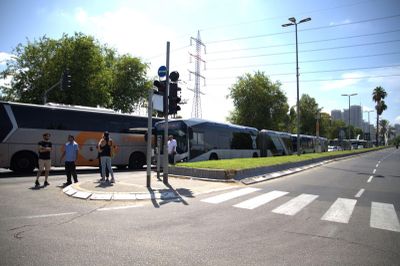Tình trạng xe buýt công cộng bỏ điểm đón khách gia tăng ở Israel