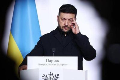 Áp lực đặt lên ông Zelensky vẫn chưa ngớt