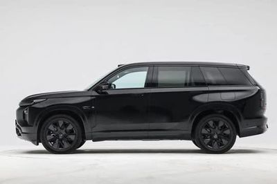 SUV hạng D động cơ PHEV, trang bị tiên tiến, giá gần 600 triệu đồng