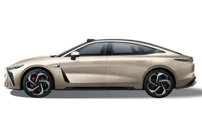 Xe sedan hạng D mạnh 469 mã lực, hệ thống hỗ trợ lái tiên tiến, giá gần 700 triệu đồng