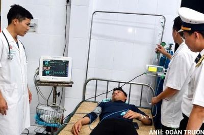 Đặc khu Trường Sa cấp cứu thành công ngư dân bị xuất huyết tiêu hóa
