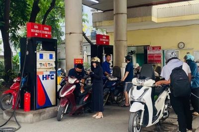 Giá xăng dầu biến động mạnh, chi Quỹ bình ổn để kìm đà tăng