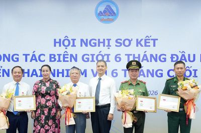 Nâng cao hiệu quả công tác biên giới gắn với phát triển kinh tế - xã hội