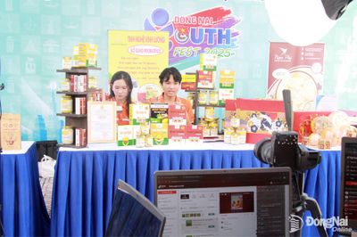 Tuổi trẻ Ðồng Nai quảng bá đặc sản quê hương