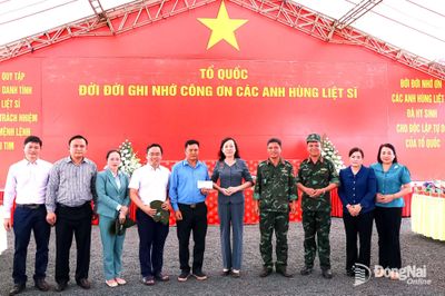 Phó Bí thư Thành ủy Đồng Nai Huỳnh Thị Hằng thăm, động viên Đội K72