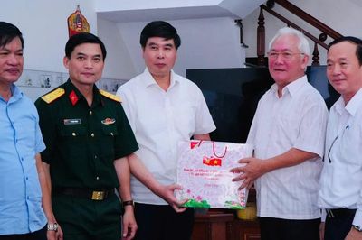 Phó Chủ tịch UBND tỉnh Lâm Hải Giang thăm gia đình người có công tiêu biểu