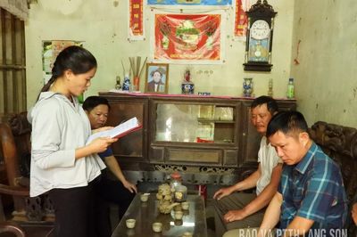 Xã Hữu Lũng tuyên truyền, vận động di dời mộ trong phạm vi dự án