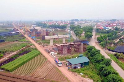 Cầu Ngọc Hồi hơn 11.800 tỷ đồng nối Hà Nội - Hưng Yên bắt đầu gác dầm