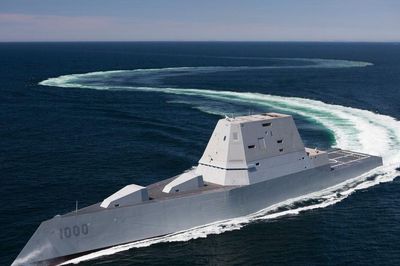 Tàu khu trục Zumwalt của Mỹ chật vật với kế hoạch trang bị tên lửa siêu vượt âm