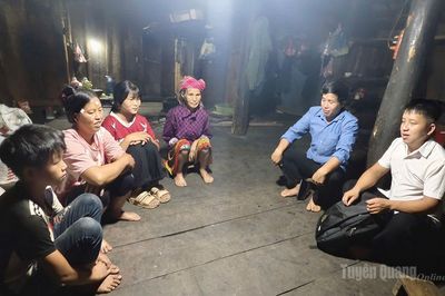 Người trẻ lo việc thôn
