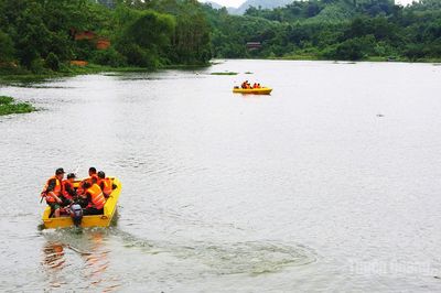71 cán bộ, quân nhân chuyên nghiệp tham gia tập huấn kỹ năng lái xuồng năm 2026