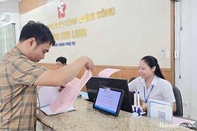 Người dân vẫn khổ vì cả chục yêu cầu xác nhận ngoài danh mục