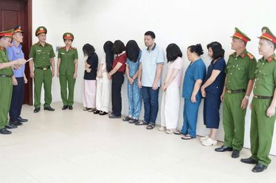 Nghệ An: Triệt phá đường dây 'vẽ bệnh', khởi tố 10 bị can