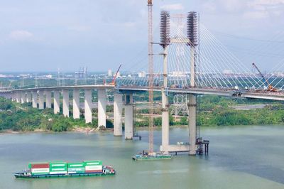 Cầu Phước Khánh hợp long, tiến gần ngày thông xe kết nối miền Tây với sân bay Long Thành