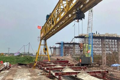 Thiếu hơn 9 triệu m³ cát, cao tốc Ninh Bình - Hải Phòng đối mặt nguy cơ đình trệ thi công