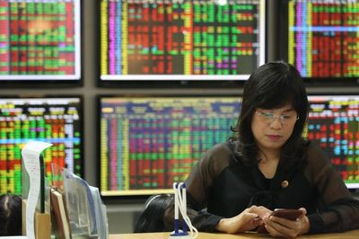 Chứng khoán phái sinh ngày 23/7: Chênh lệch âm trở lại sau nhịp hồi của VN30