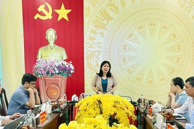 Đoàn ĐBQH tỉnh Đắk Lắk khảo sát việc thực hiện Luật Đất đai tại xã Hòa Xuân