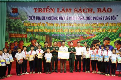 Hơn 5.400 cuốn sách đến với học sinh vùng biên trước thềm năm học mới