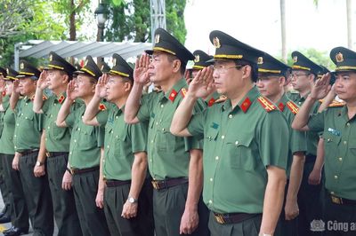Tưởng nhớ các Anh hùng, liệt sĩ an nghỉ tại Nghĩa trang Liệt sĩ Quốc gia Vị Xuyên