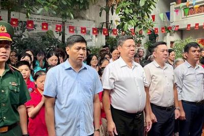 Phường Ô Chợ Dừa dâng hương tưởng niệm các anh hùng liệt sĩ