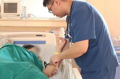 Thiếu niên 15 tuổi bị đột quỵ do tắc động mạch não, bác sĩ cảnh báo không chủ quan với dấu hiệu này