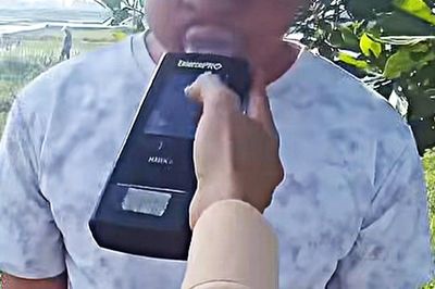 Có nồng độ cồn, tài xế vẫn chở 47 công nhân vì 'không tìm được người thay'