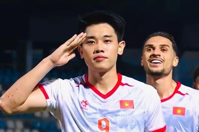 Đình Bắc ra mắt ASEAN Cup bằng hat-trick, tuyển Việt Nam thắng đậm Timor Leste 7-0