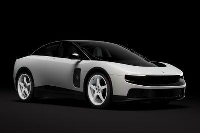 Siêu xe điện Ferrari Luce đầu tiên được đấu giá