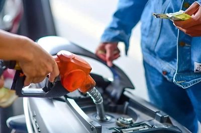 Người mua được lợi gì khi doanh nghiệp tự quyết giá xăng dầu?