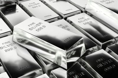 Ngày 24/7: Giá bạc thế giới phục hồi, trong nước điều chỉnh giảm