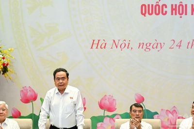 [Ảnh] Chủ tịch Quốc hội Trần Thanh Mẫn và Thủ tướng Chính phủ Lê Minh Hưng chủ trì hội nghị về Kỳ họp không thường lệ thứ Nhất, Quốc hội khóa XVI