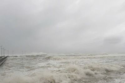 Cảnh báo mưa cường suất lớn tại các tỉnh Bắc Bộ, gió mạnh và sóng lớn trên biển