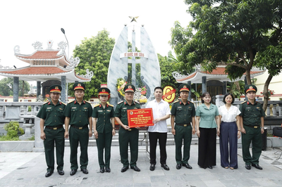 Tổng cục Công nghiệp Quốc phòng tổ chức tri ân tại phường Xuân Phương (Hà Nội)