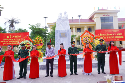 Khánh thành Tượng đài 'Bác Hồ với chiến sĩ Biên phòng'