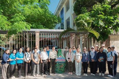 Đoàn đại biểu Đông Nam Á tham quan mô hình 'Bình hoa an sinh'