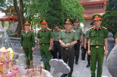 Công an TP Đà Nẵng- Hành trình tri ân các Anh hùng Liệt sĩ tại đất thép Quảng Trị