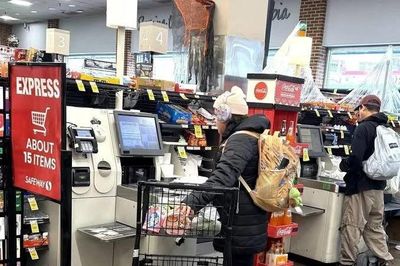 [VIDEO] Cuộc chiến giá cả tại Mỹ: Walmart, Target đua giảm giá thực phẩm